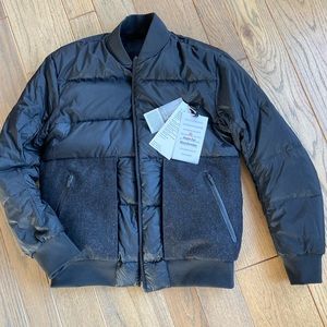 Lululemon Roam Far Reversible Waterproof Bomber
